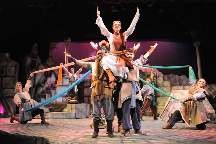 Lakewood Center for the Arts/Lakewood Theatre Company Picture 5