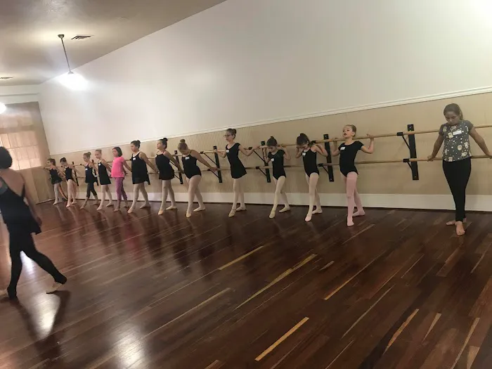 Santiam Ballet Academy Picture 9