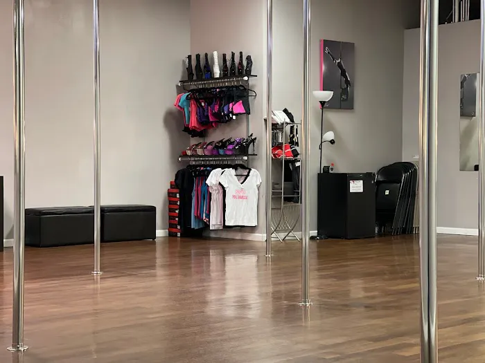 Miss Pole - Brookfield Picture 7