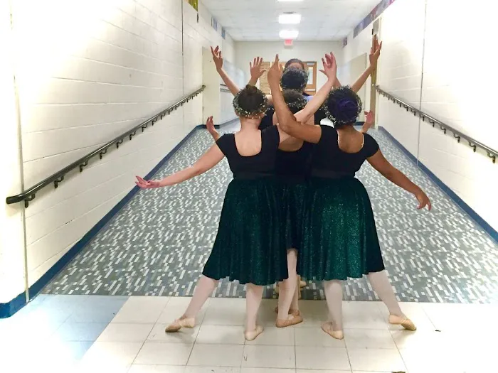Heaven's Least Ballet Picture 4