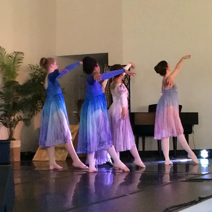 Heaven's Least Ballet Picture 10