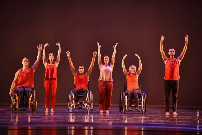 Karen Peterson and Dancers Picture 1