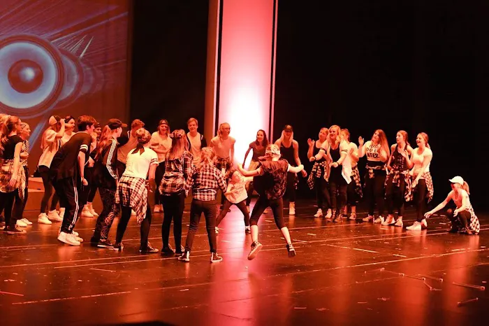 Dancers Unlimited Picture 3