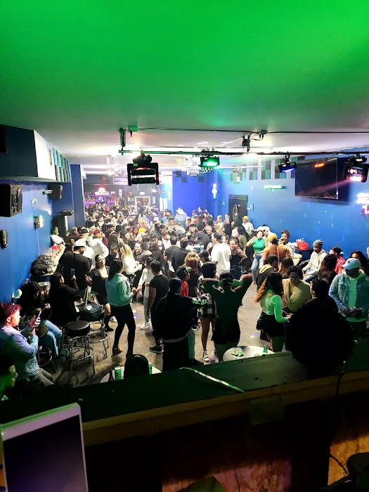 Denoche’s Bar Dance club Picture 2