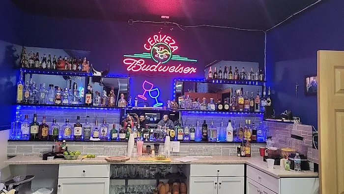 Denoche’s Bar Dance club Picture 7