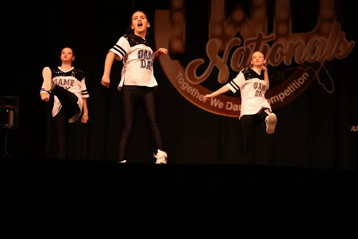 Hinton Just For Kix Picture 10
