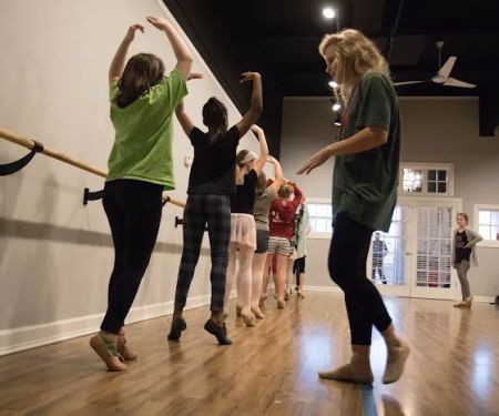 Bloom Dance Studio - Blondo