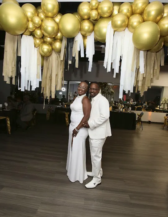 A Experience Lifestyle Lounge Picture 9