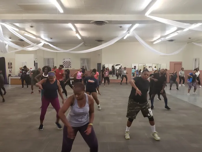 Zumba Queen Dee Picture 7