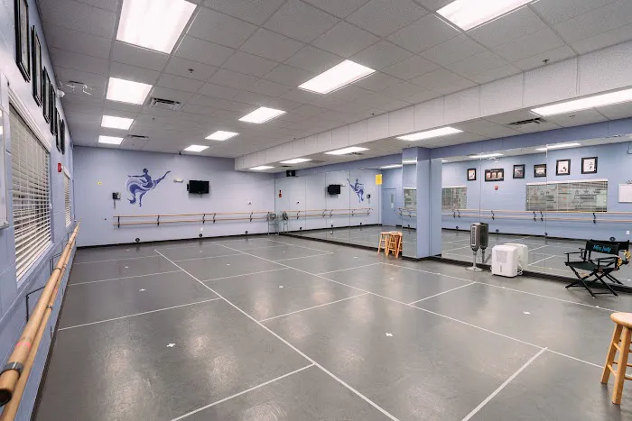 Sun Country Sports Center - West Picture 1