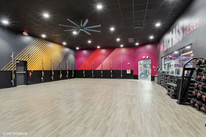 Crunch Fitness - Wellington Picture 3