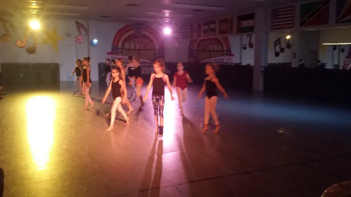 Modern Dance Arts Picture 2