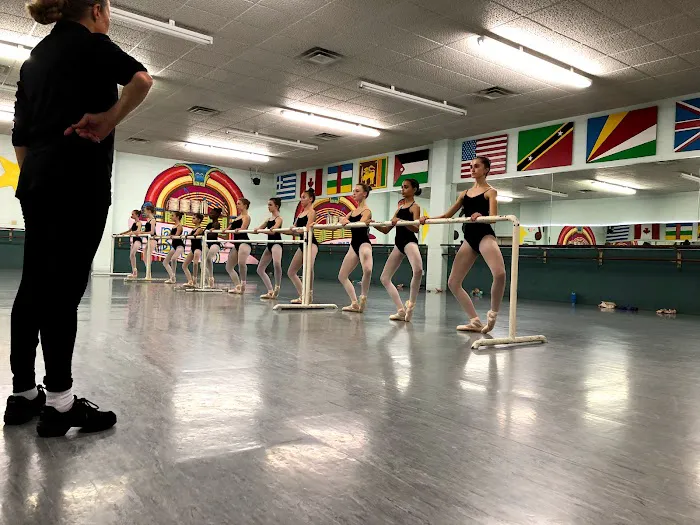Modern Dance Arts Picture 10