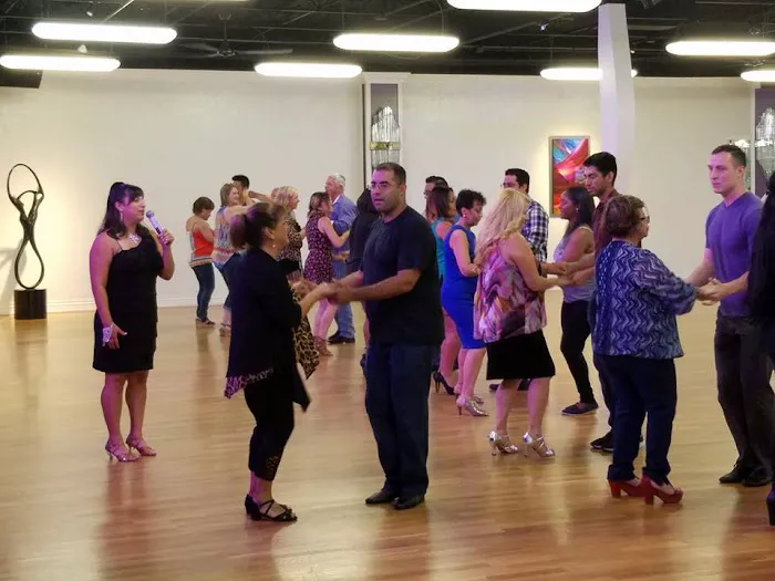 Latin Fusion Oklahoma - Salsa & Bachata Dance Classes Picture 4