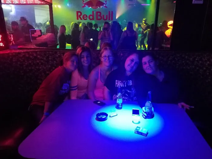 Redneck Dance Hall Picture 2