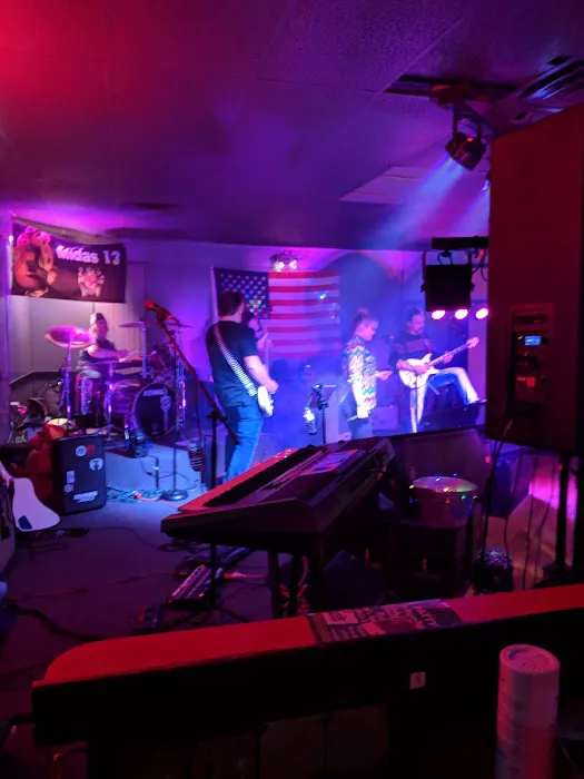 Landing Zone- Dance & Night Club · Bar · Diner Picture 8