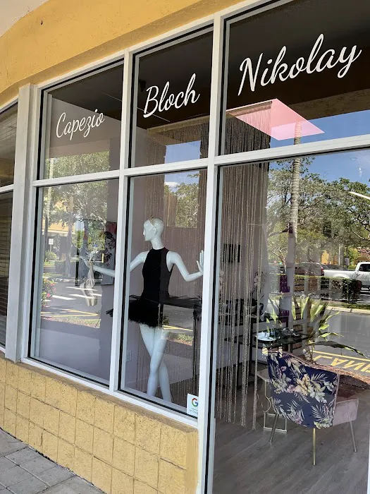 En Pointe Dancewear Boutique Picture 6
