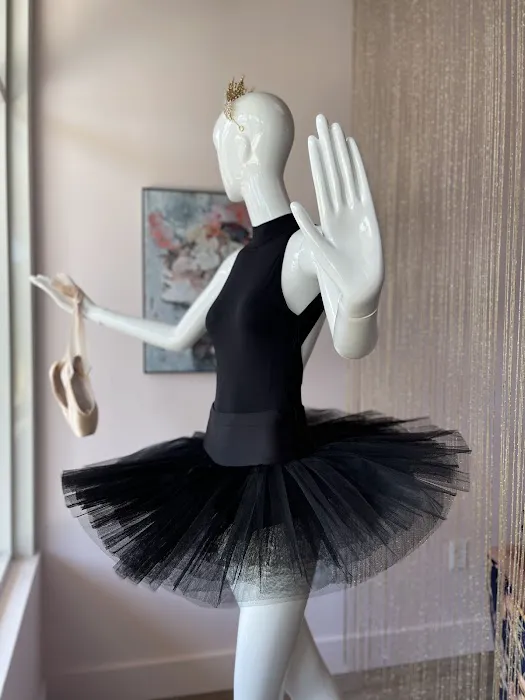 En Pointe Dancewear Boutique Picture 7