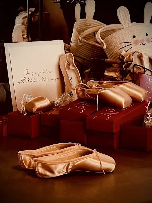 En Pointe Dancewear Boutique Picture 1