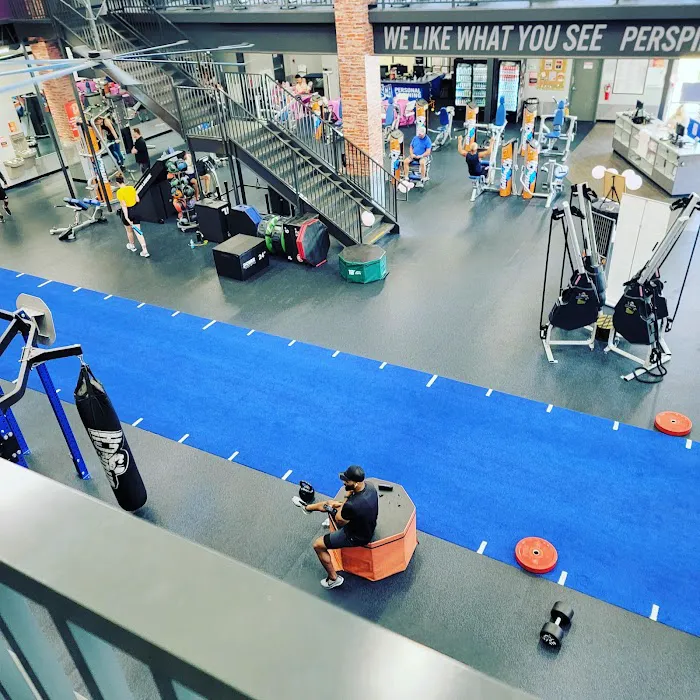 Crunch Fitness - Seminole Picture 3