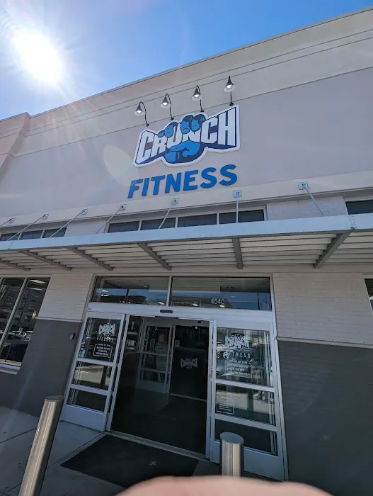 Crunch Fitness - Perimeter Picture 1