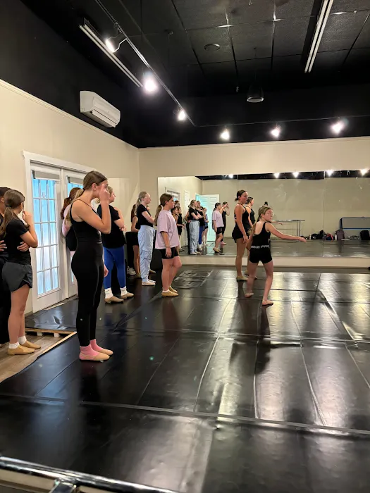 UC Stars Dance Picture 6