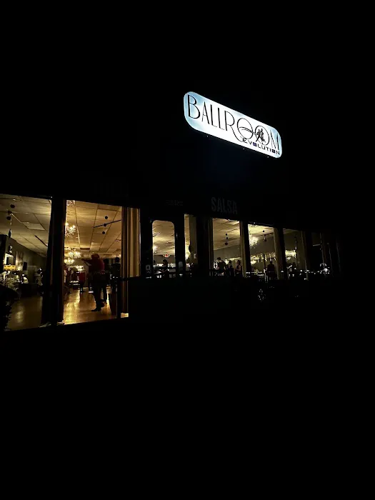 BALLROOM X Picture 3