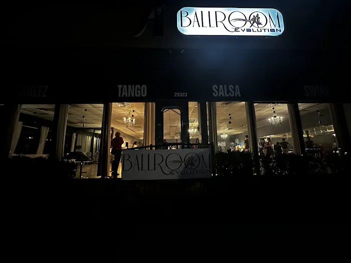 BALLROOM X Picture 2