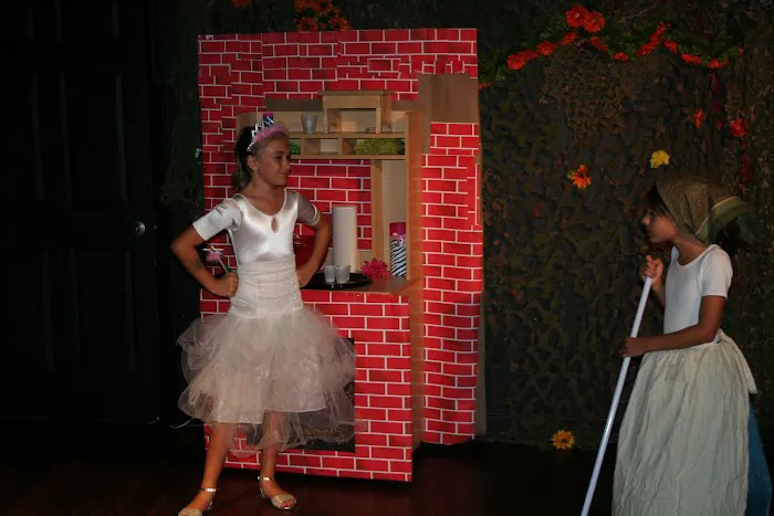Inna's Hall of Fame Performing Arts Conservatory Picture 9