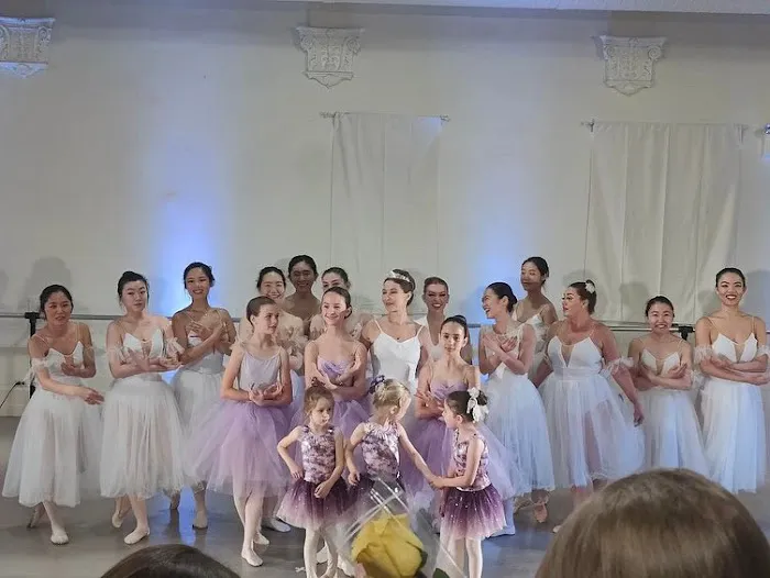 Extra Pirouette Picture 6