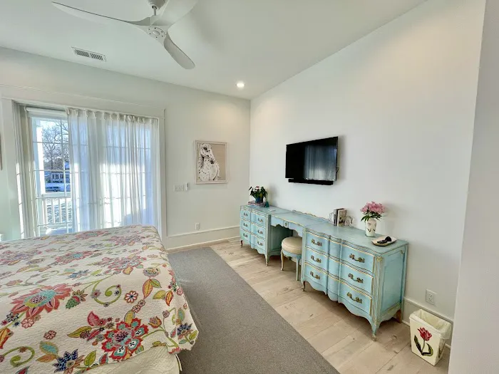 Bleubird Studio + Suites Picture 4
