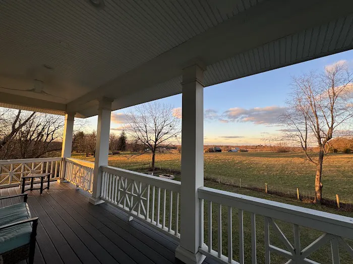 Bleubird Studio + Suites Picture 9