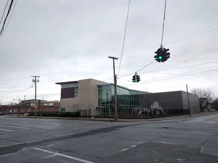 Lincoln Elementary Performing Arts School Picture 2