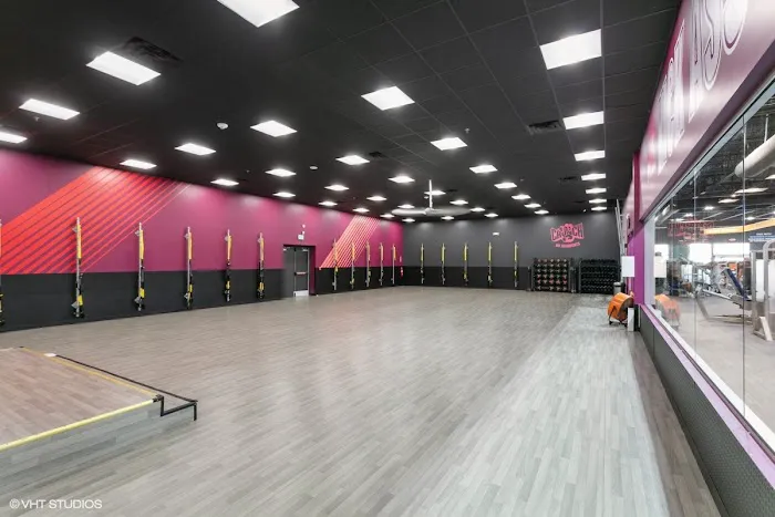 Crunch Fitness - West Cobb Picture 1