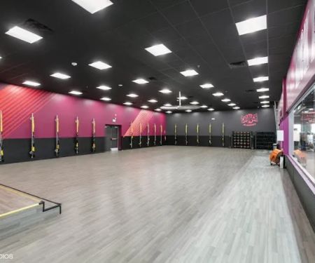 Crunch Fitness - West Cobb