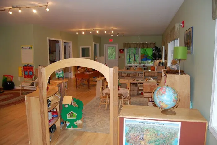 The Little Schoolhouse on Maine Picture 8