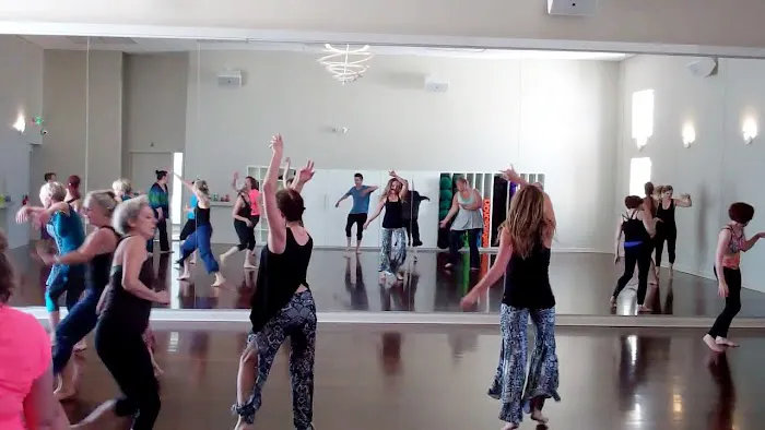 iBODY Inspired Movement Picture 8