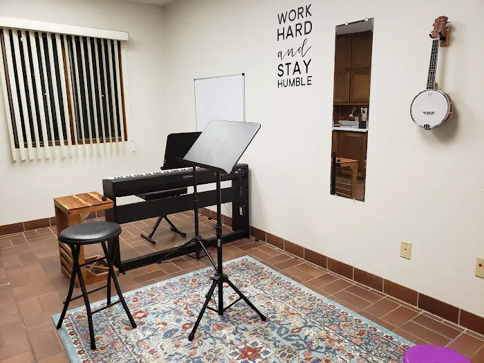 Studio 12 Picture 7
