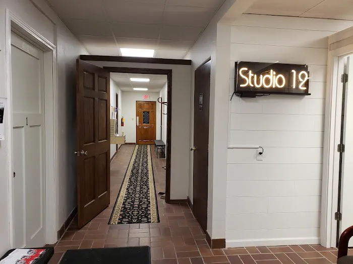Studio 12 Picture 4