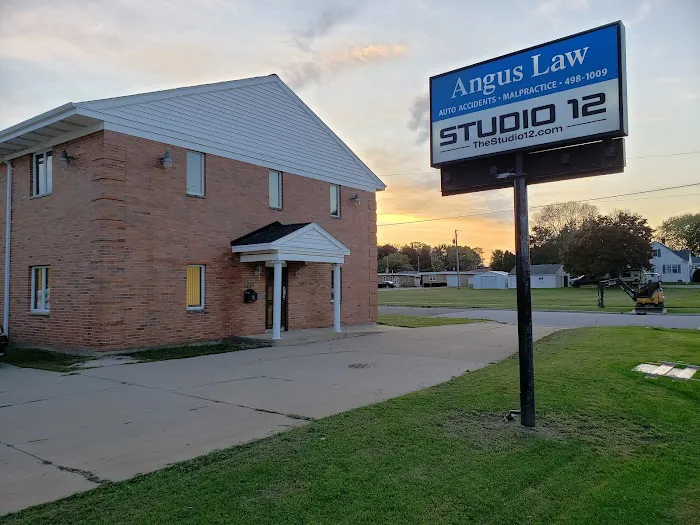 Studio 12 Picture 8