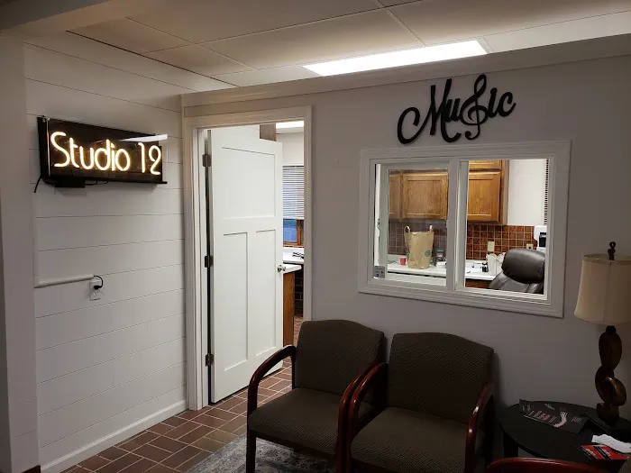Studio 12 Picture 5