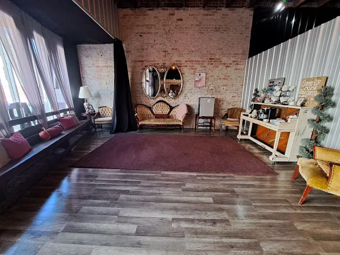 Empire Studio Picture 10