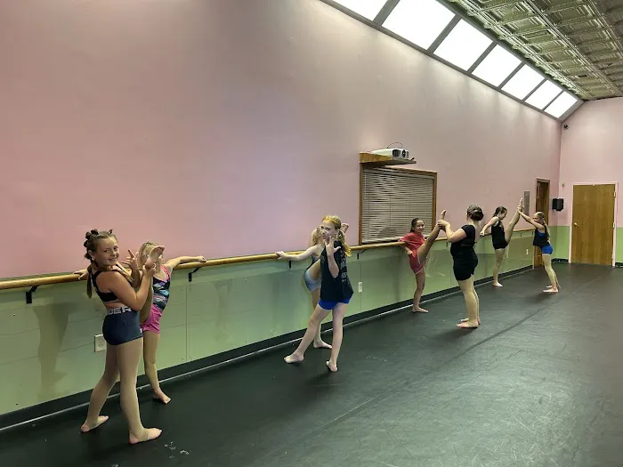 Waynesburg Arts Academy LLC Picture 3