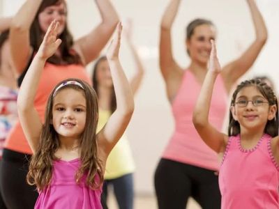 How to Find a Dance Class That Feels Like a Family