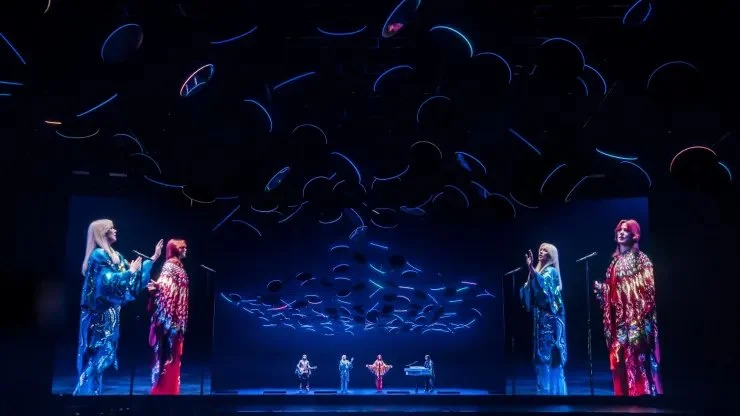 My Journey of Dancing With Digital Avatars in Live Concerts – Exploring the Future of Virtual Performances