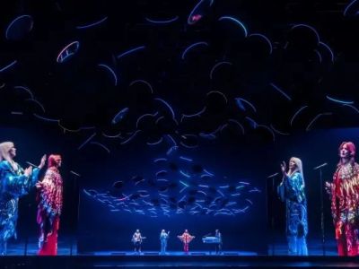 My Journey of Dancing With Digital Avatars in Live Concerts – Exploring the Future of Virtual Performances