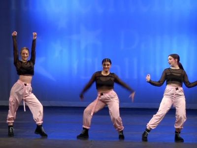 How to Develop a Powerful Stage Presence as a Dancer