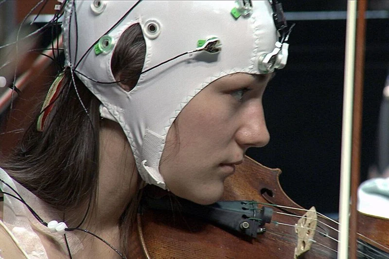 How I Learned to Use Brain-Interface Costumes in My Performance — My Story