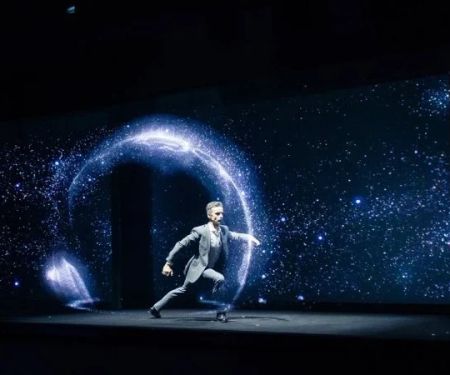 How I Learned to Use Holographic Audiences for My Dance Performance — My Story