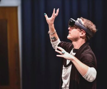 How I Learned to Use Augmented Reality for Audience Interaction in My Dance Show — My Story